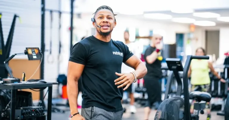 Unlocking the Mind-Muscle Connection: The Psychology Behind Hiring a Personal Gym Trainer in Singapore